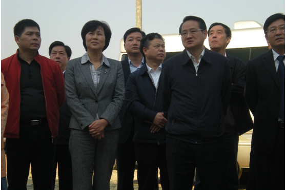 2011年11月易炼红、黄兰香 临港新区